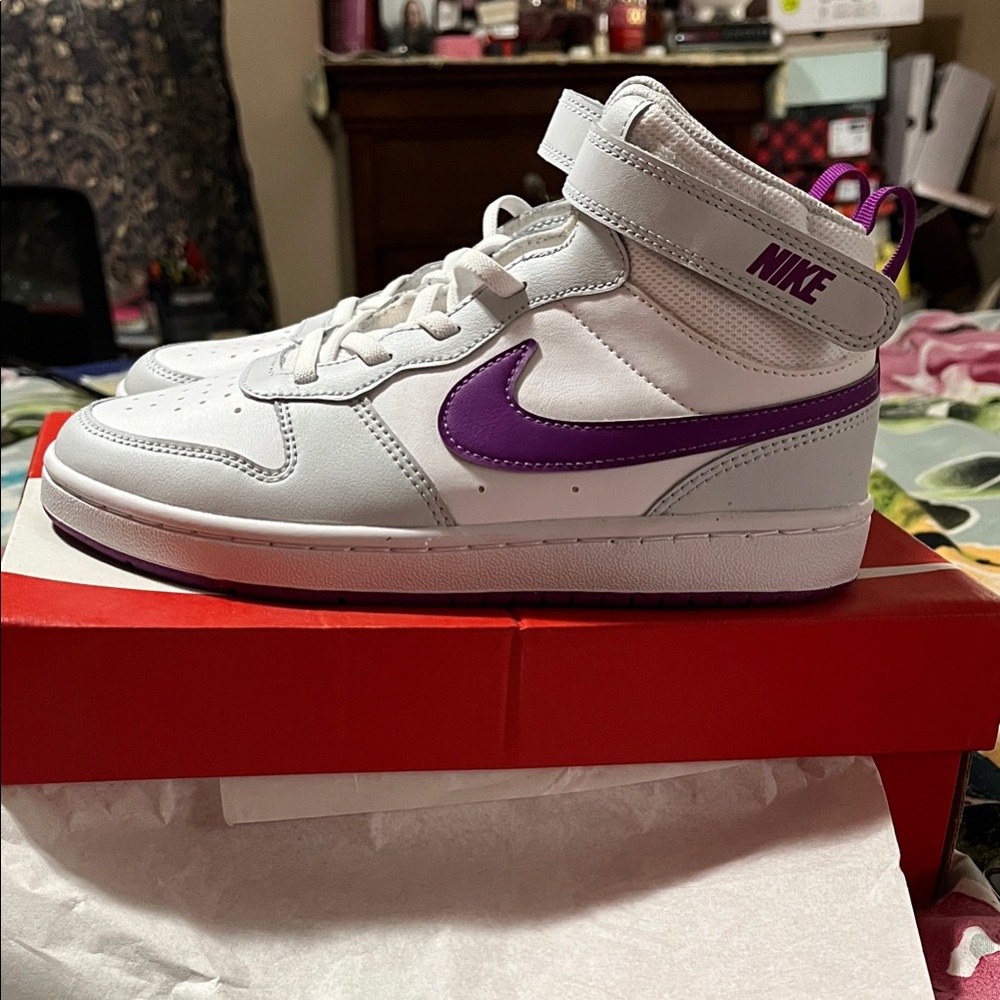 Nike Kids White and Purple Sneakers